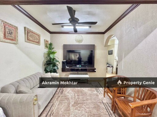 Facing Open & Partially Furnished | Double Storey Jalan Platinum Seksyen 7, Shah Alam