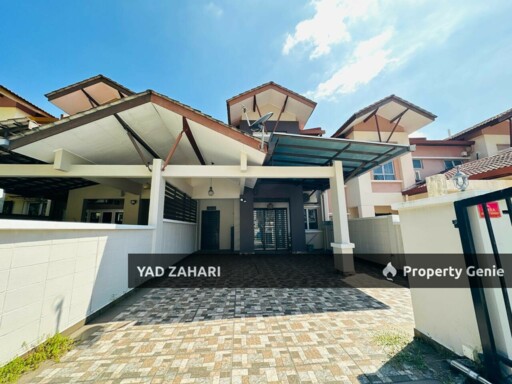 Sunway Kayangan, Shah Alam | 2-Storey Terrace 4 Bedrooms | RM730K - Extended Kitchen, Gated Guarded and Move In Condition