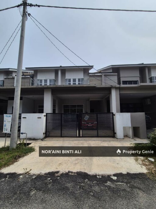Teres 2 Tingkat untuk Dijual di Taman Geliga Permai, Kemaman