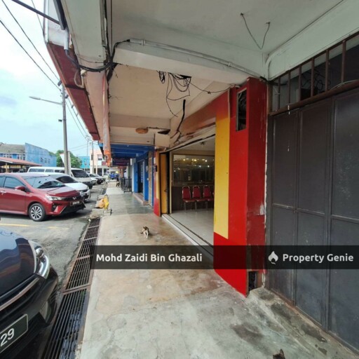 Kedai 2 tingkat pekan Jelawat