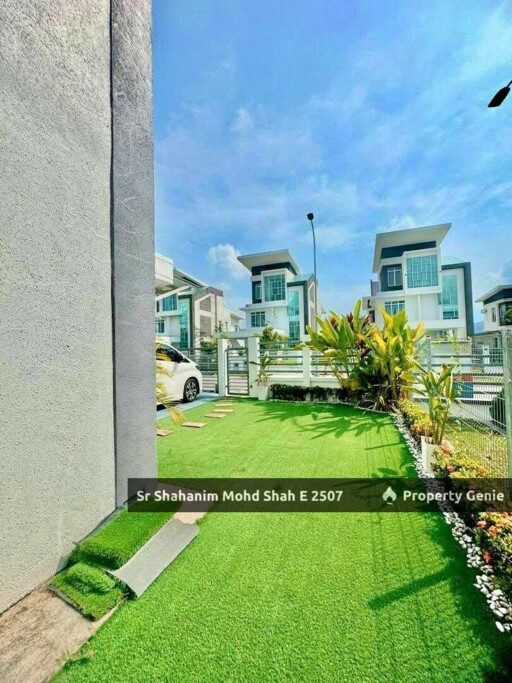 2.5 Storey Bungalow Laman Puteri Sikamat Negeri Sembilan