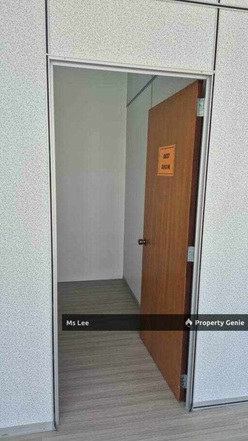 Renovated Corner 2nd Floor Shop Office @ Taman Bayu Perdana, Klang - Ready Unit