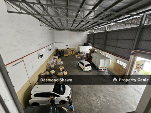 Kempas Utama 1.5 Cluster Factory