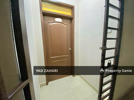 Villa Park, Seri Kembangan | RM330K -  Nicely Renovated, Semi Furnished & Unit Near Lift