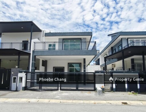 Semi-D Dua Tingkat Mewah di Taman Bercham Mas, Ipoh, Perak