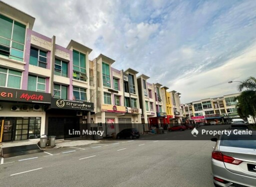 Taman Mutiara Mas Three Storey Commercial Shoplot and Good For Investment
