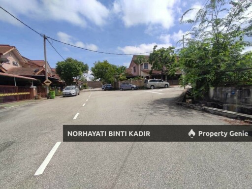 RUMAH TERES CORNER LOT UNTUK DIJUAL Indera Mahkota 14, Kuantan.