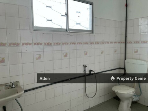 Double Storey Bungalow @ Taman Melodies, JB – Massive Space & Prime Location!
