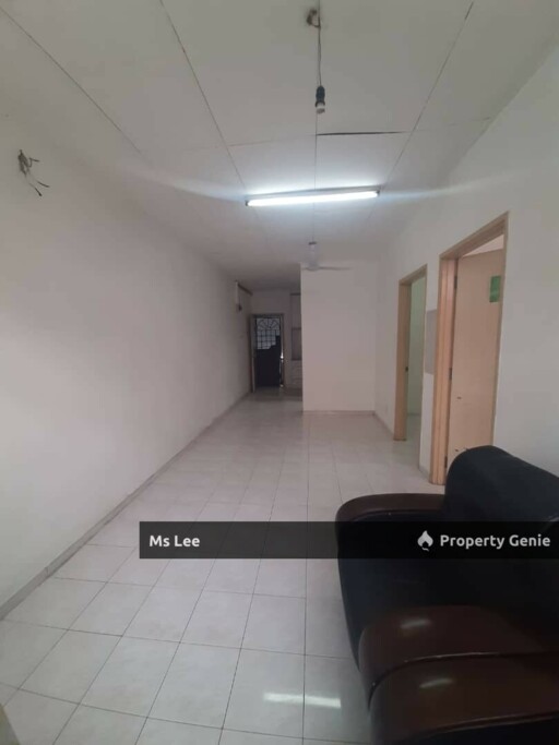 2nd Floor Shop Apartment @ Batu Caves Centerpoint, Taman Industri Bolton, Batu Caves-Ready 15/11