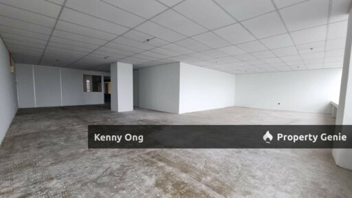City plaza office unit for rent with carpark
