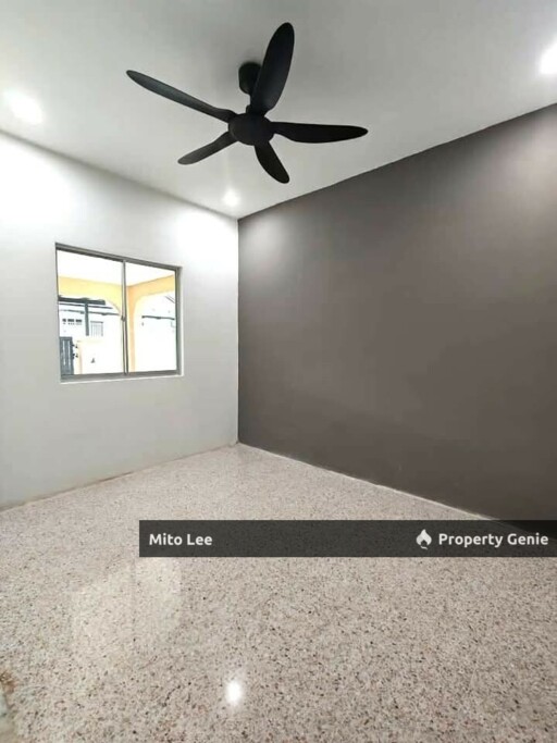 Tun Aminah EndLot with Land For Sale
