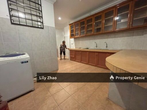 Semi Detached Landed House, 4Bed 3Bath Furnished, Spacious, Big Land, Taman BDC, Kolombong, Kota Kinabalu.