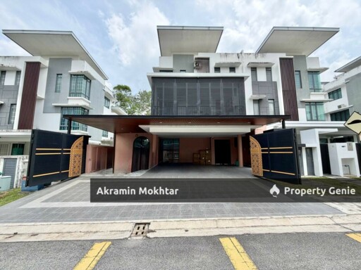 Freehold, Fully Renovated & Partially Furnished | 3 Storey Semi-D Lambaian Residence, Kajang
