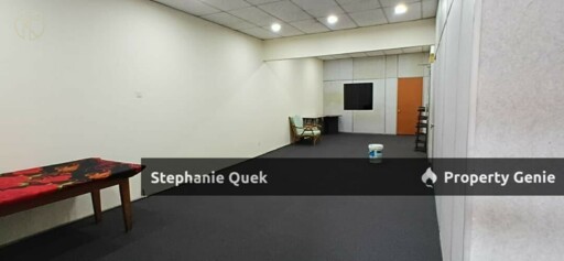 Partial Furnished 1st Floor Shop Office For Rent @ Bandar Puteri Klang Facing Main Road 22x70