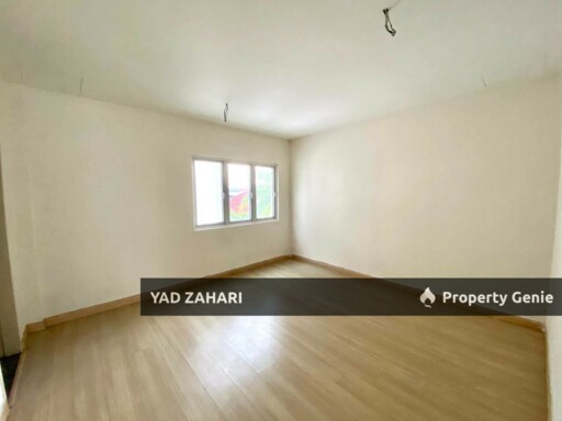 Taman Alam Kemuning, Shah Alam | 3-Storey Bungalow 6+1 Bedrooms | RM1.6M - Near Highway, Spacious Car Porch & Big Covered Balcony