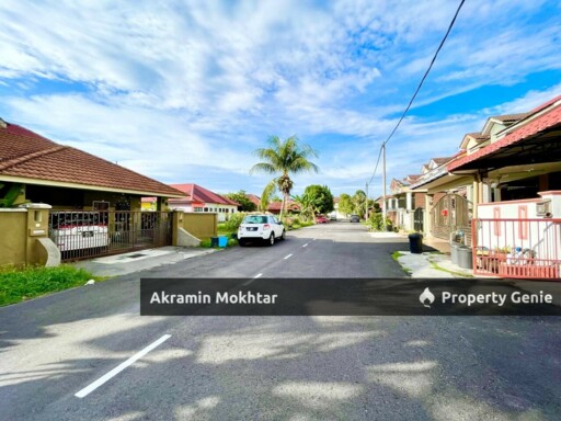 Freehold, Corner Lot & Fully Renovated | Double Storey Jalan Semarak Bandar Utama Batang Kali