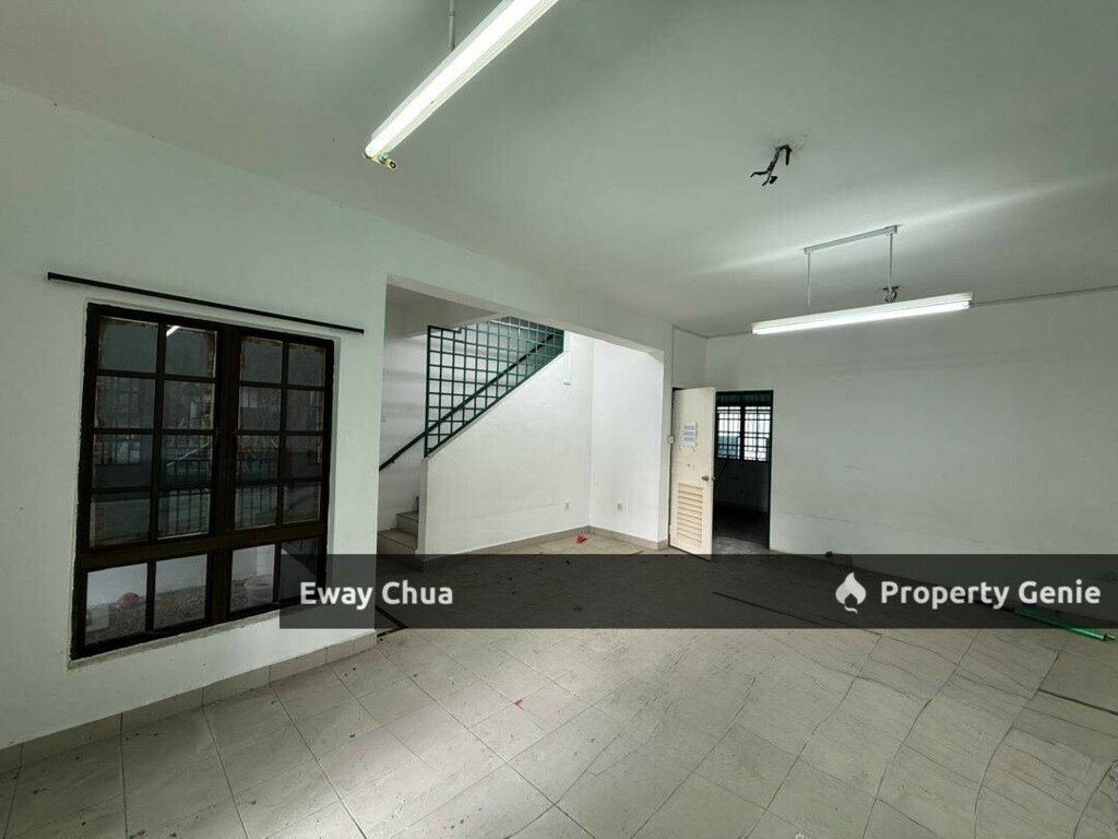 Double Storey Corner Lot in Permas Jaya