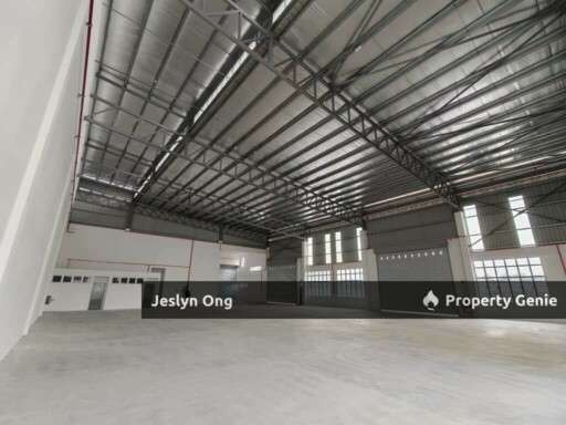 1.5 Storeys Semi-Detached Factory at i-Snergy, Senai Idaman for Rent