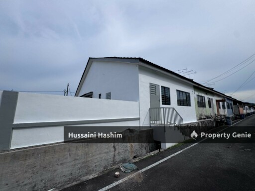 SINGLE STOREY TERRACE CORNER LOT @ TMN PUTRI, KULAI