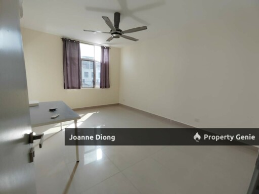 Bandar Utama Town House