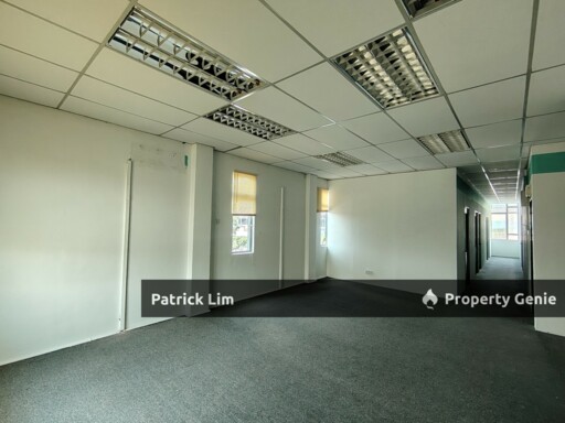 With 6 Rooms Partition, Ayer Keroh First Floor Office For Rent