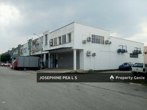 Semi-D Factory for Sale: Prime Location in Taman Perindustrial Puchong