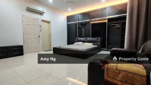 FreeHold Facing Field 2.5 Storey Botani