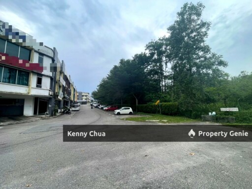 Taman Kempas Utama / 3 Storey Shoplot / Corner Lot