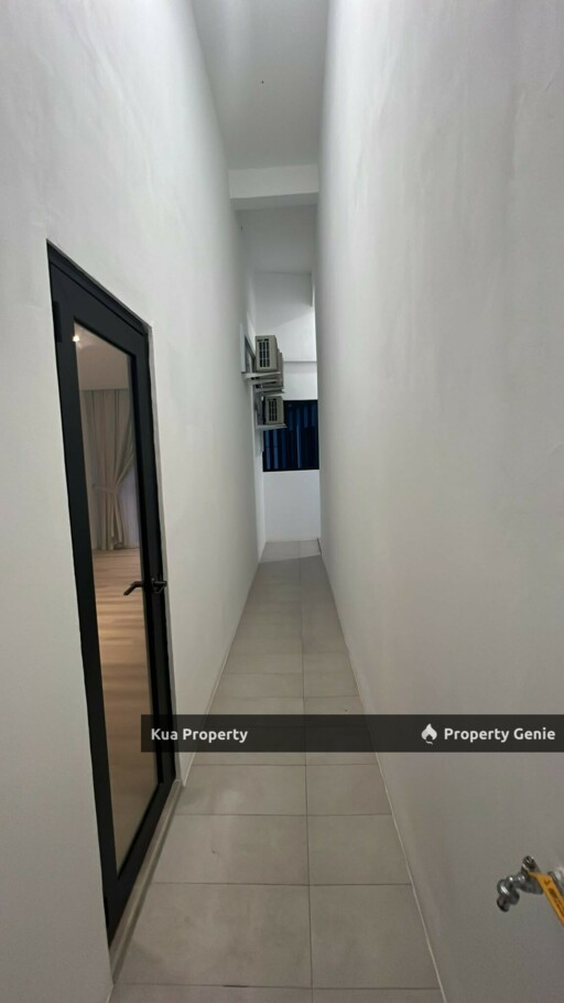 Milano 8 Apartment at Jalan Wan Alwi, Opposite Vivacity