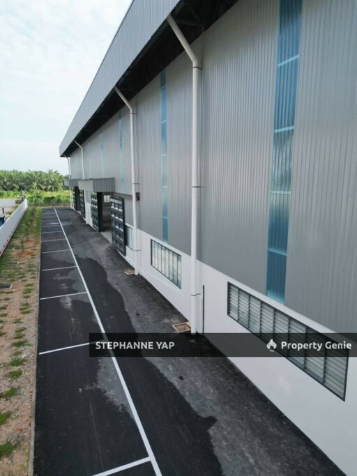 Bestari Jaya Warehouse / Factory with 3 Storey Office for Rent
