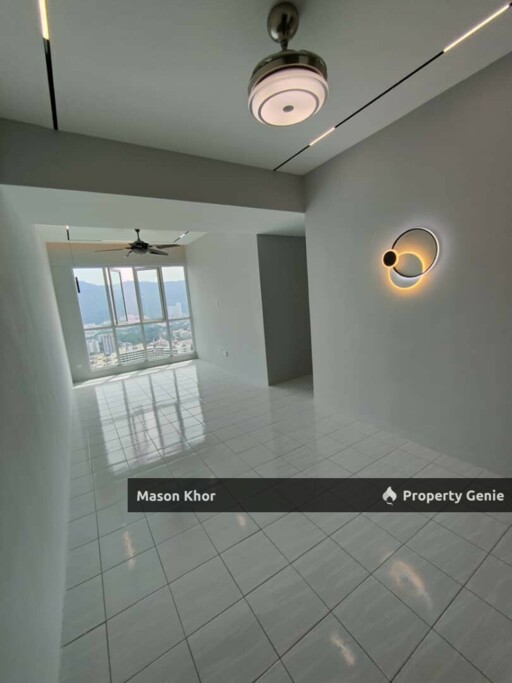 THE ZEN CONDOMINIUM TOP FLOOR 950sf FULLY RENOVATED 2 CAR PARKS QUEENSBAY SUNGAI NIBONG