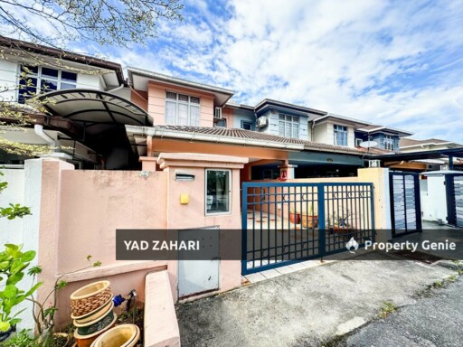 Desa Latania, Shah Alam | 2-Storey Terrace 4 Bedrooms | RM680K - Facing Open, Kitchen Extended & Gated Guarded