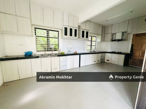 Freehold, Facing Open & Partially Furnished | 1.5 Storey Semi D Taman Desa Utama, Sg Merab, Kajang ✅