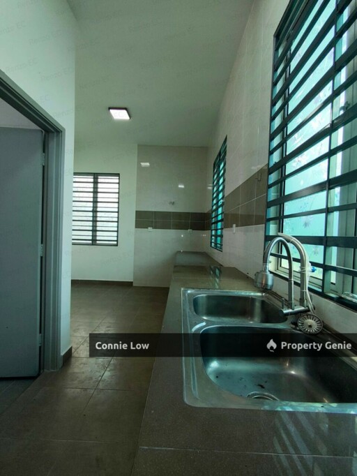FREEHOLD KLEBANG PUTRA DOUBLE STOREY INTERMEDIATE CORNER FOR SALE