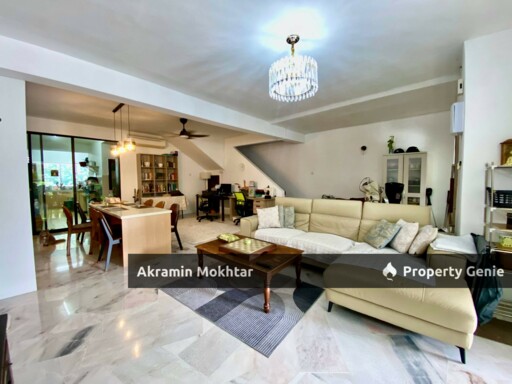 Freehold & Partially Furnished | Double Storey Taman Saujana Puchong SP 10, Puchong
