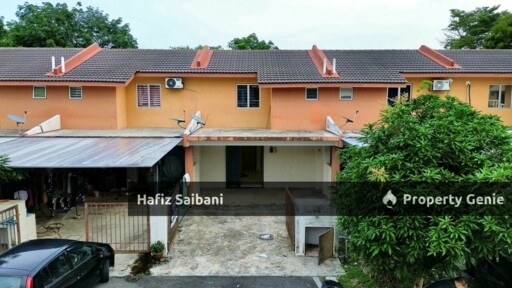 Double Storey Terrace Taman. Salak Baiduri Sepang
