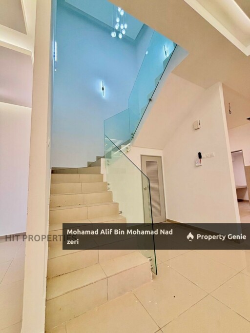 Corner Lot La Casa untuk Di Jual | Freehold | Below MV🔥