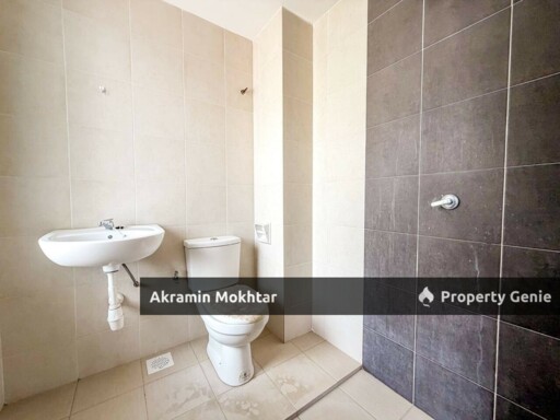 Freehold & Non Bumi Lot | 3 Storey Terrace Bayan Parkhomes, Batang Kali