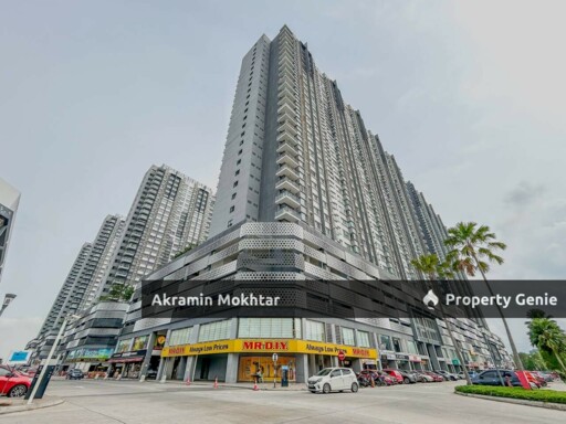 Freehold, End Unit & 2 Covered Parking | Savanna Executive Suites Southville City, Bangi.
