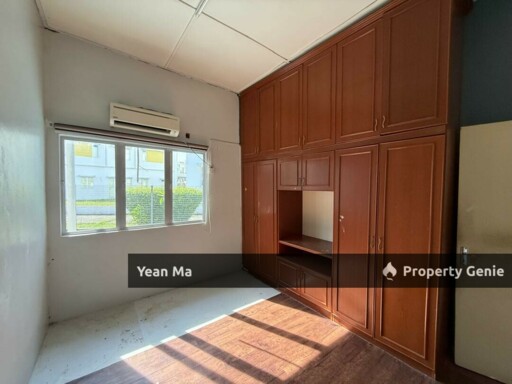 (Corner Lot)2 Storey Taman Rawang Jaya For Sales
