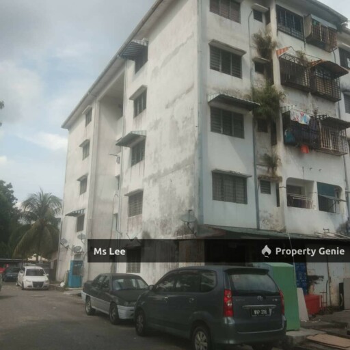 Flat Seksyen 1 @ Bandar Teknologi Kajang - Blok E Tingkat 4 top floor - Ready unit