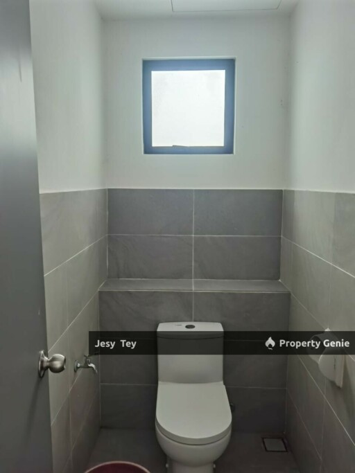 Setia Tropika 1st Floor For Rent