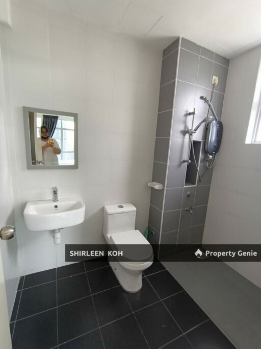 Room for Rent at Aliff Avenue @ Damansara Aliff Tampoi