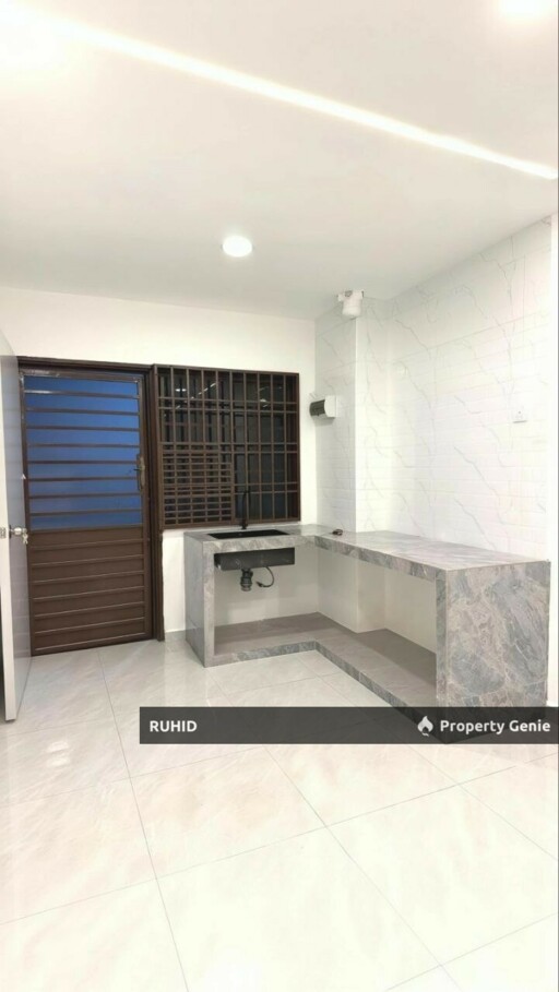 Fully Renovated Low Cost Flat at Bandar Seri Alam, Masai | 3 Beds 2 Baths | Freehold
