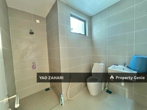 Huge Extra Land Corner Lot Double Storey Terrace House, Hijayu 2 Resort Homes, Bandar Sri Sendayan
