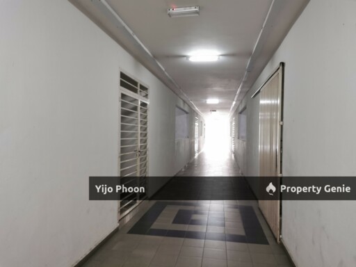 Parkland 3R3B Low Density Fully Furnished Density With 2 Car Parks