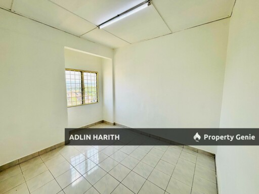 FREEHOLD END UNIT Pangsapuri Kinabalu, Balakong Cheras Selangor.