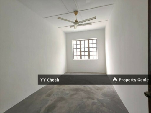 Lahat / Pengkalan Ipoh Two Storey Shoplot For Sale, Facing Main Road, Good Condition, Repaint