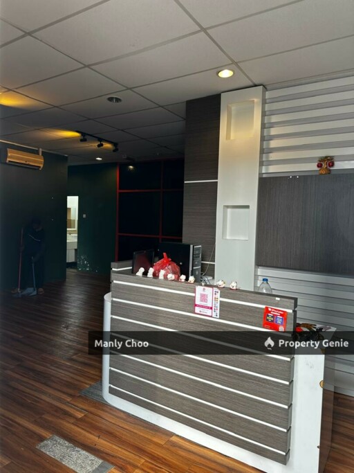 CORNER & RENOVATED 1st Floor Shoplot Kota Syahbandar Laksamana Town
