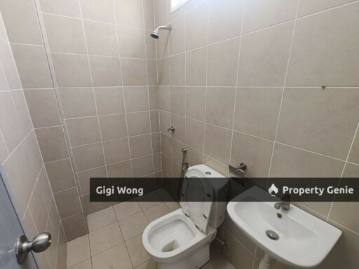 For Rent Double Storey Endlot House